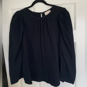 Universal thread womens black long sleeve puffy shoulder blouse- new w/o tags